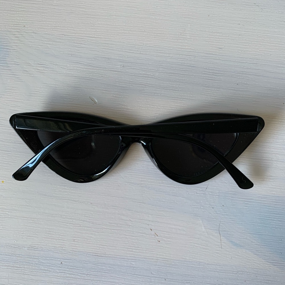 Black cat eye sunglasses - Picture 2 of 4
